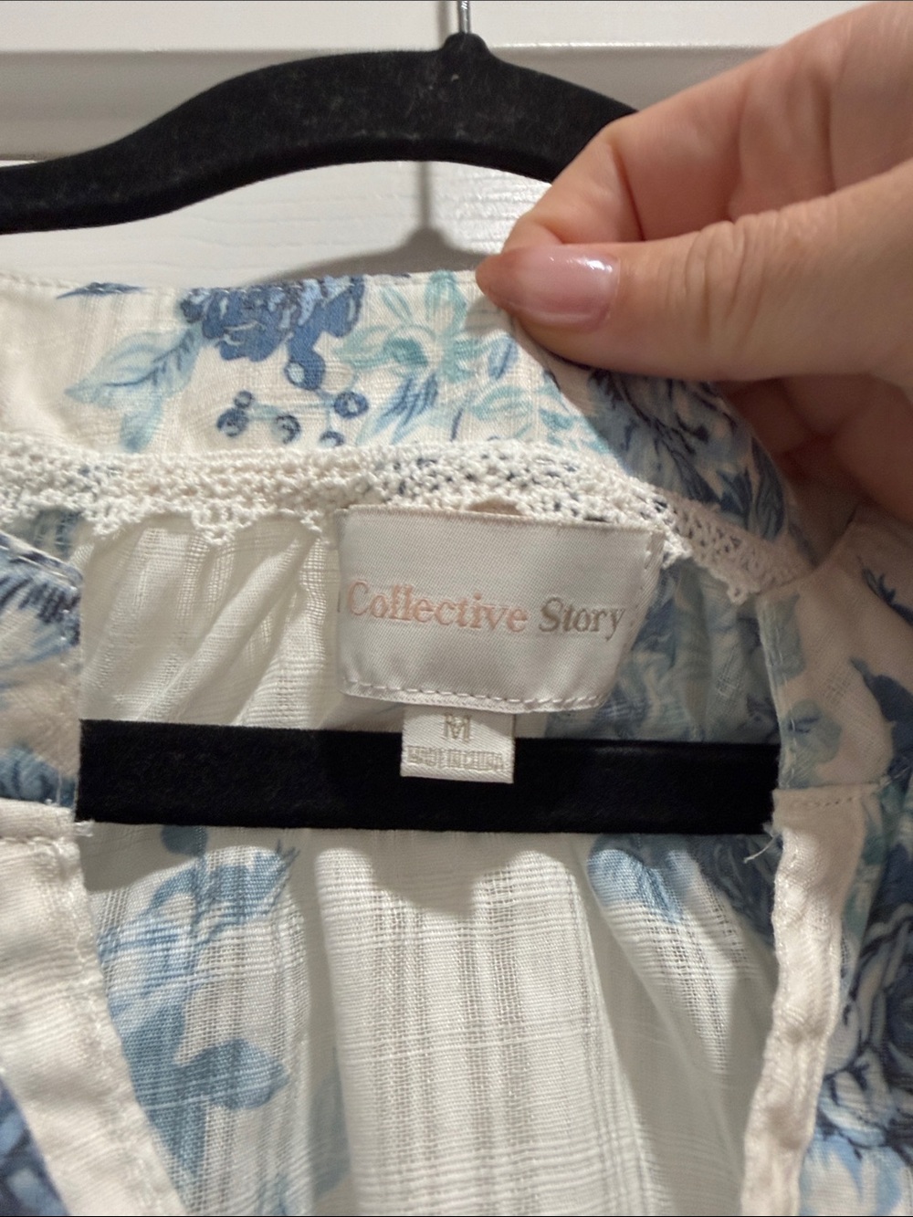 NWT A Collective Story Floral Top Size Medium - Picture 7 of 8